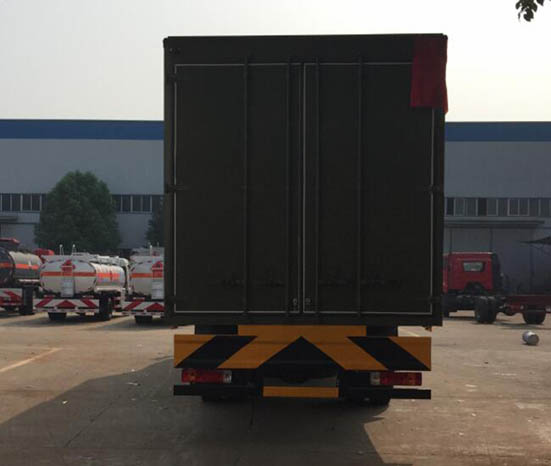 程力油化公司危化廂式廠第一單重磅出擊！