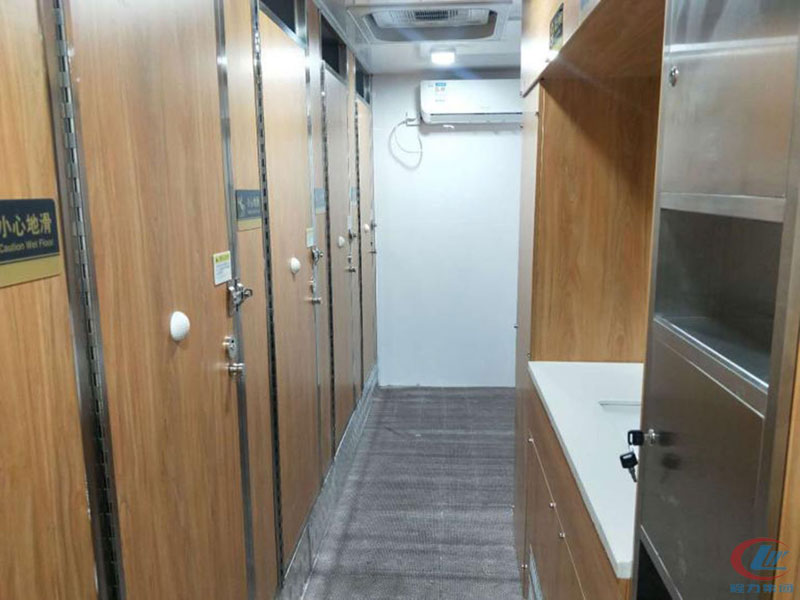 重汽廁所車,重汽豪沃車載衛生間
