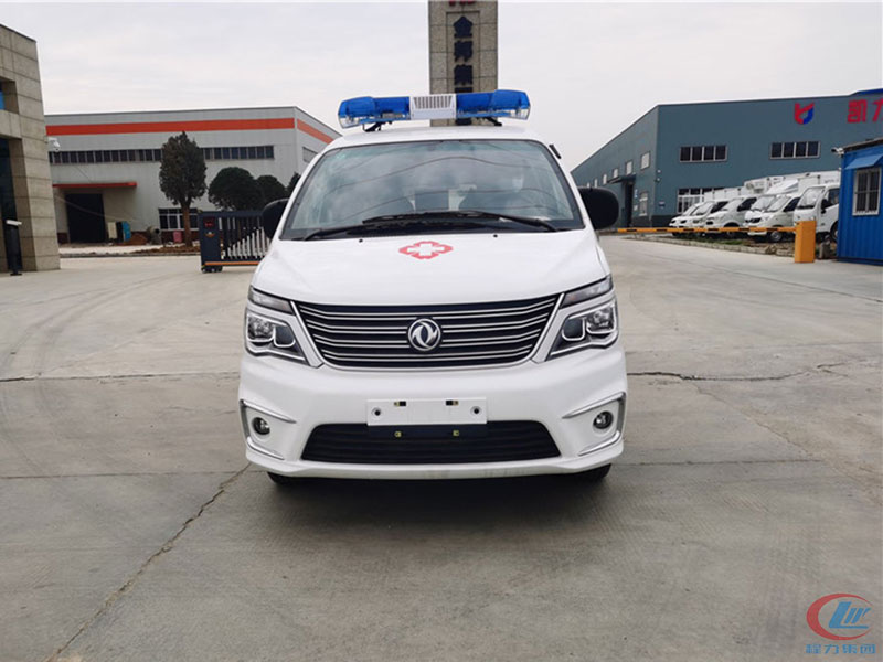 國六東風風行菱智救護車