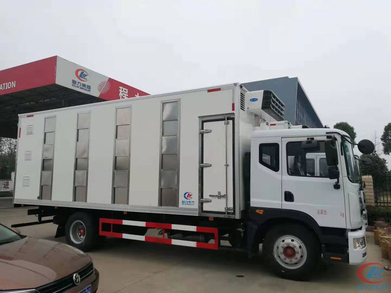 東風(fēng)多利卡D9畜禽運輸車-D9七米運豬車