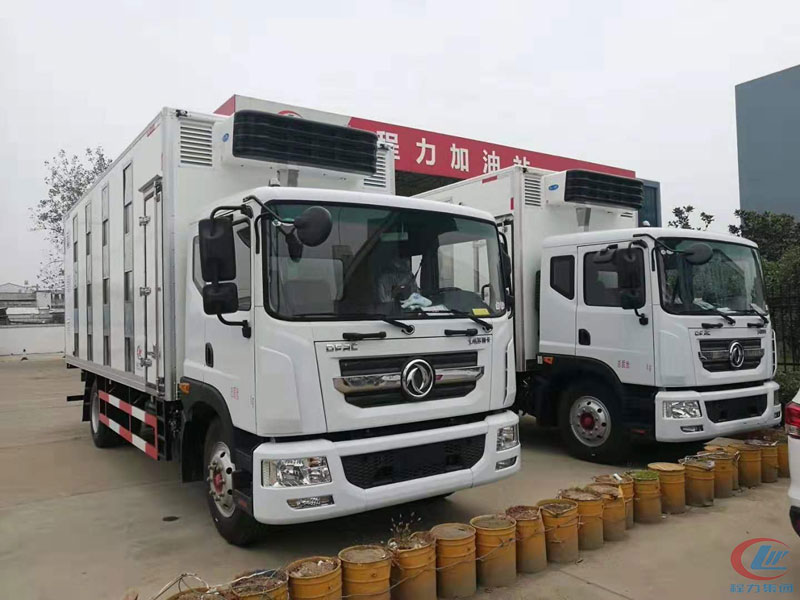 東風(fēng)多利卡D9畜禽運輸車-D9七米運豬車