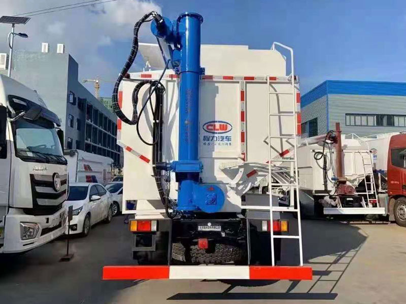 國(guó)六東風(fēng)柳汽乘龍26方散裝飼料車