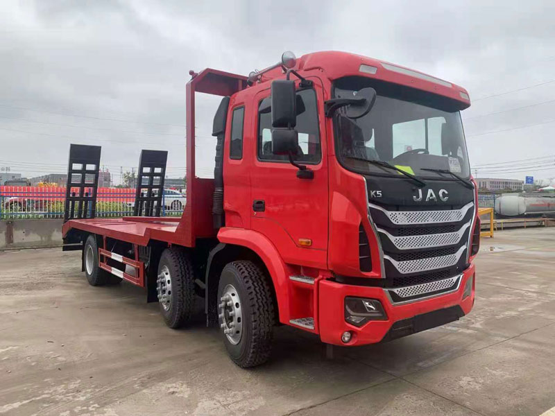 國六江淮小三軸平板運(yùn)輸車