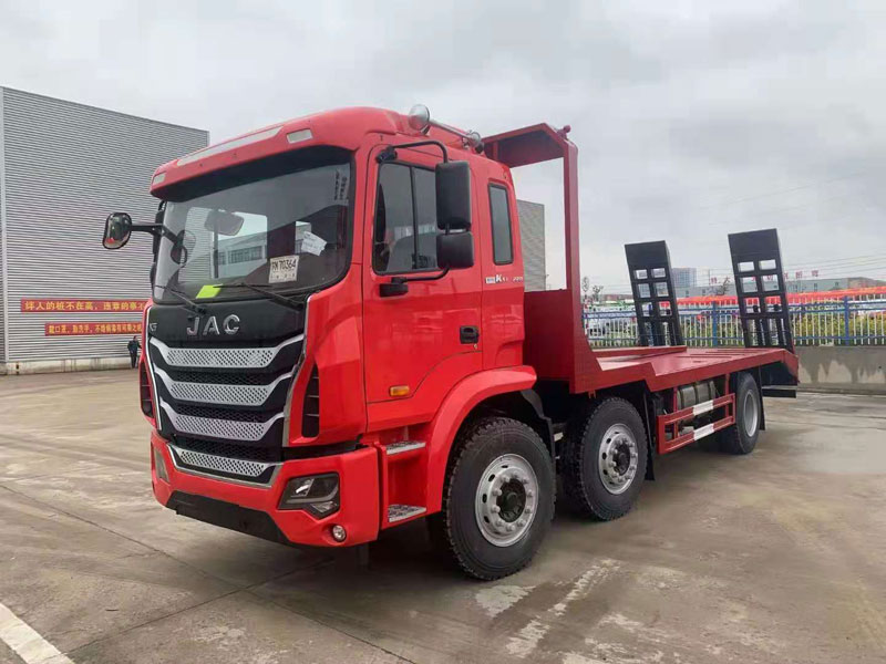 國六江淮小三軸平板運(yùn)輸車