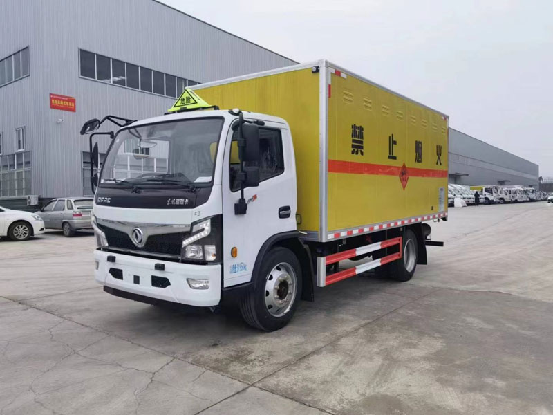 東風福瑞卡5.2米爆破器材運輸車