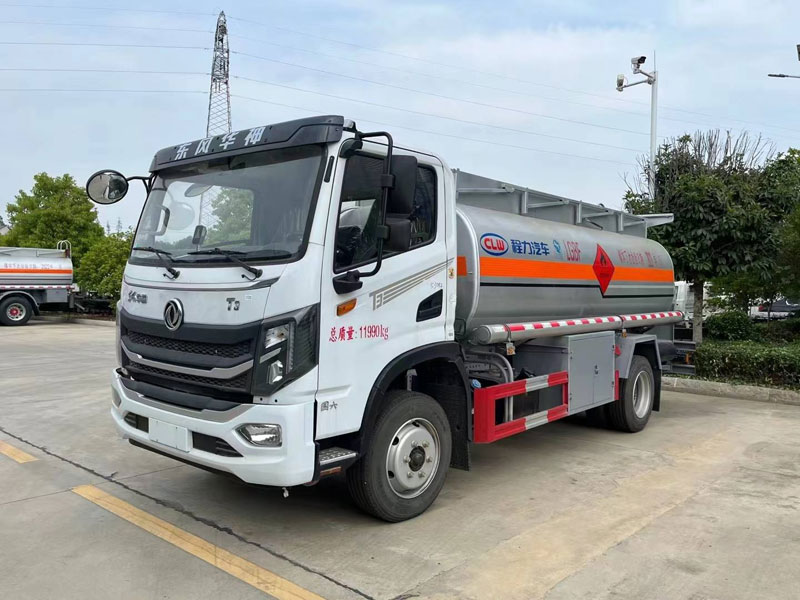 8.2方東風華神T3加油車