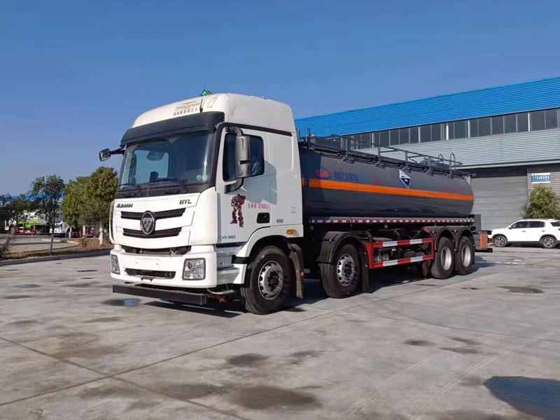 國(guó)六福田歐曼前四后八化工車