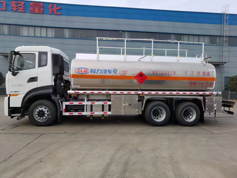 國(guó)六東風(fēng)天龍后雙橋鋁合金運(yùn)油車