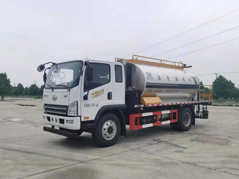 國(guó)六解放9.3立方智能型瀝青灑布車