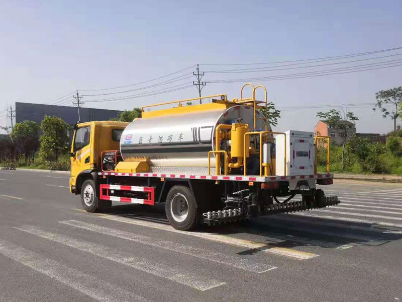 國六東風華神6.3立方智能型瀝青灑布車