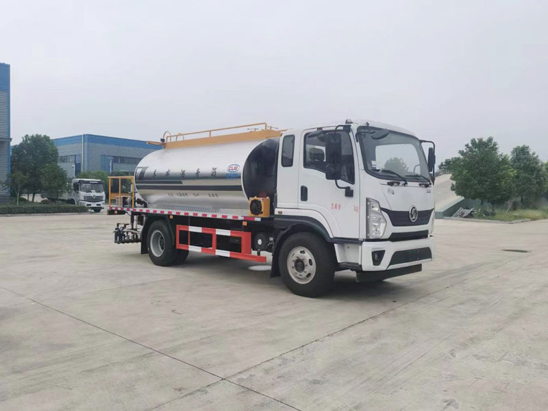 國六陜汽軒德8噸智能型瀝青灑布車