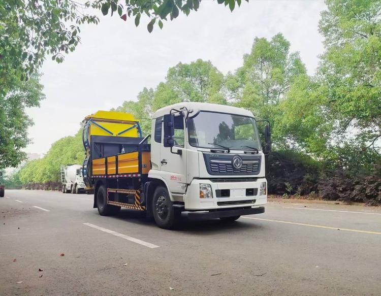 國(guó)六東風(fēng)天錦防撞緩沖車