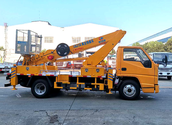 江鈴國六伸縮臂21米高空作業車(藍牌)