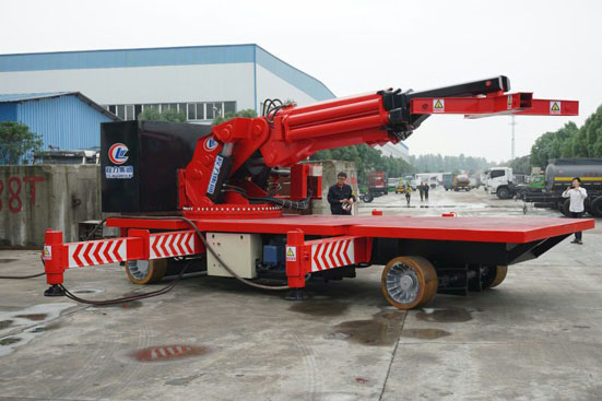 程力研制開發新品“干式掃路車”