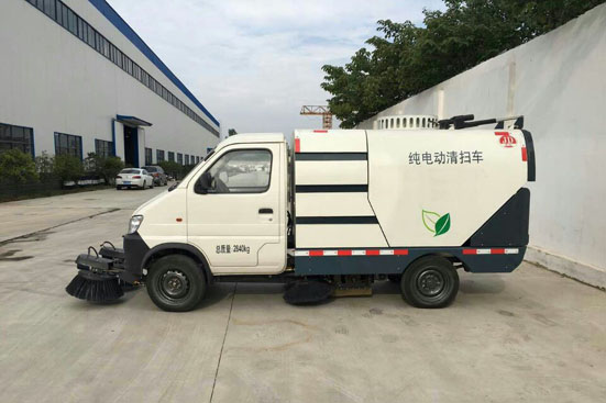 程力研制開發新品“干式掃路車”