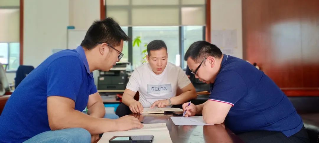 經驗交流：樹旗幟立標桿，學先進謀發展----程力汽車制造有限公司創新創業先進事跡引發企業比、學、趕、幫、超及勇拼搏敢作為的熱潮