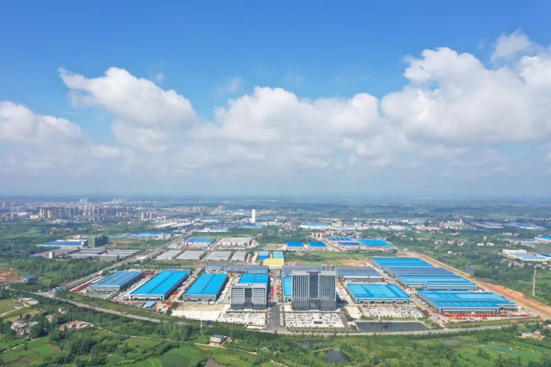 經驗交流：樹旗幟立標桿，學先進謀發展----程力汽車制造有限公司創新創業先進事跡引發企業比、學、趕、幫、超及勇拼搏敢作為的熱潮