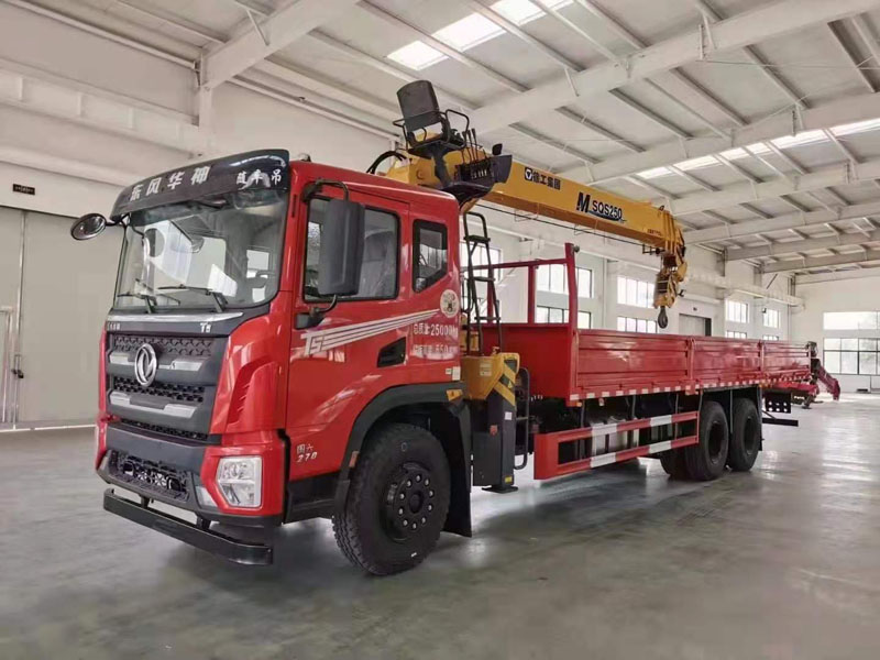 國六東風華神T5后八輪隨車吊