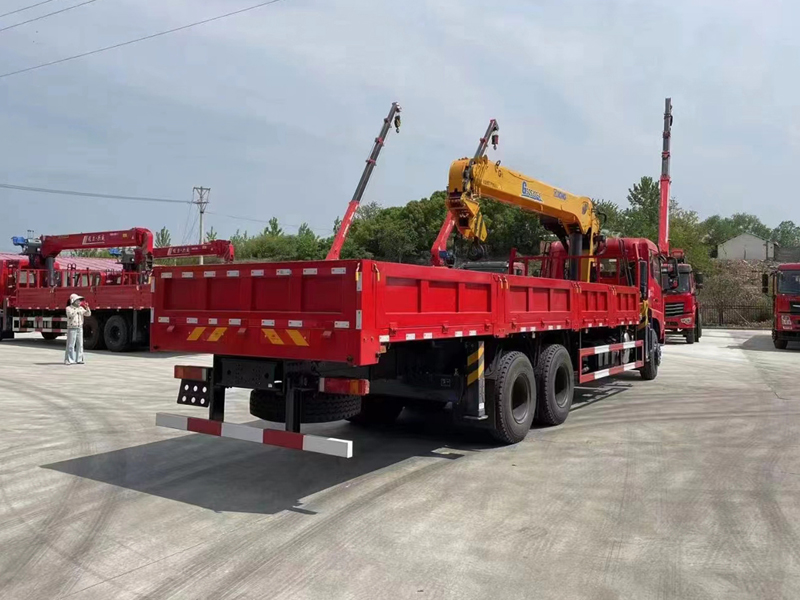 東風(fēng)K5后八輪隨車吊 國(guó)六