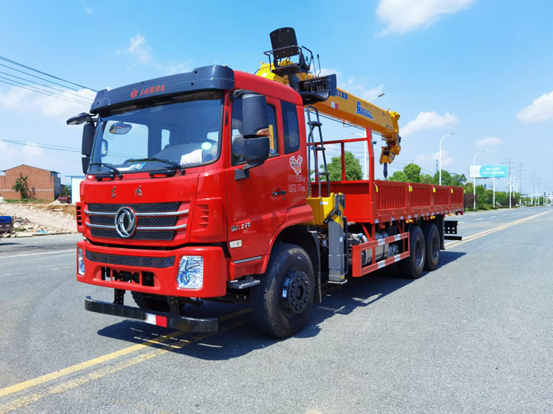 東風后八輪短軸距14噸隨車吊