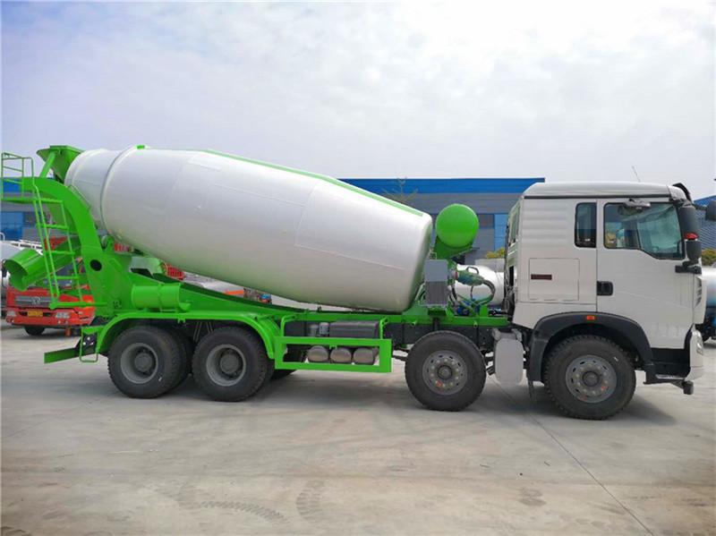 重汽豪沃T5G12方輕量化出發(fā)江蘇南京