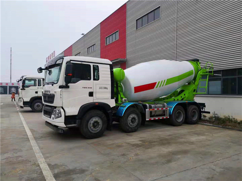 重汽豪沃T5G12方輕量化出發(fā)江蘇南京