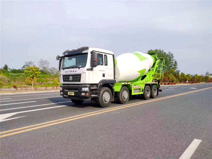 重汽汕德卡輕量化12方發車