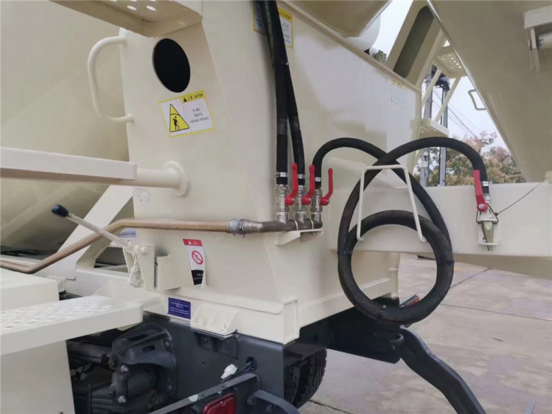 國六重汽豪曼8方攪拌車