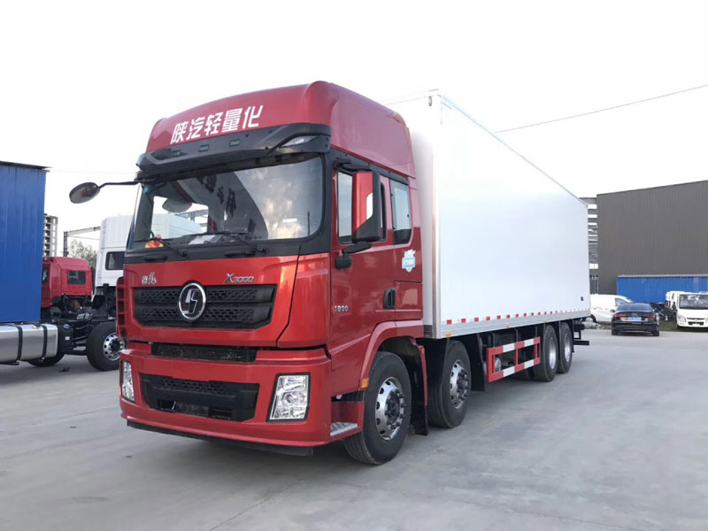陜汽德龍X3000前四后八（氣囊）9米6冷藏車