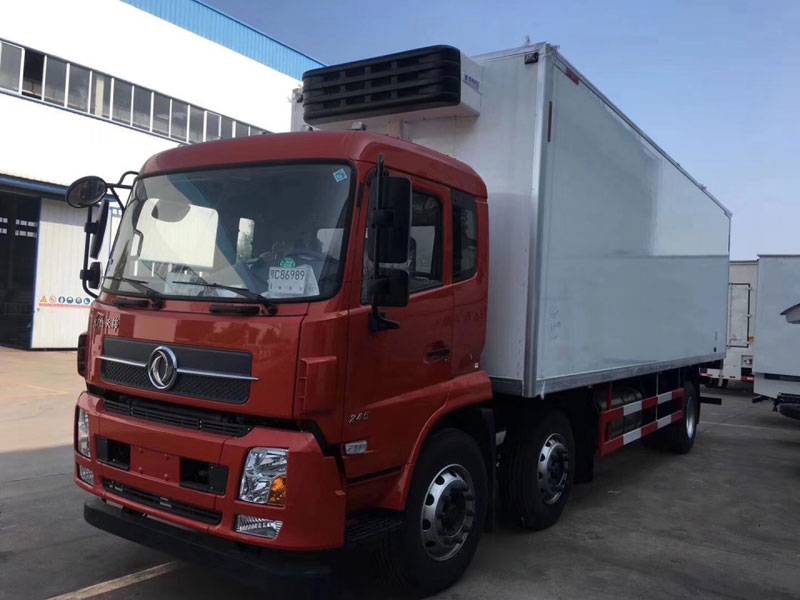 東風天錦8米6冷藏車