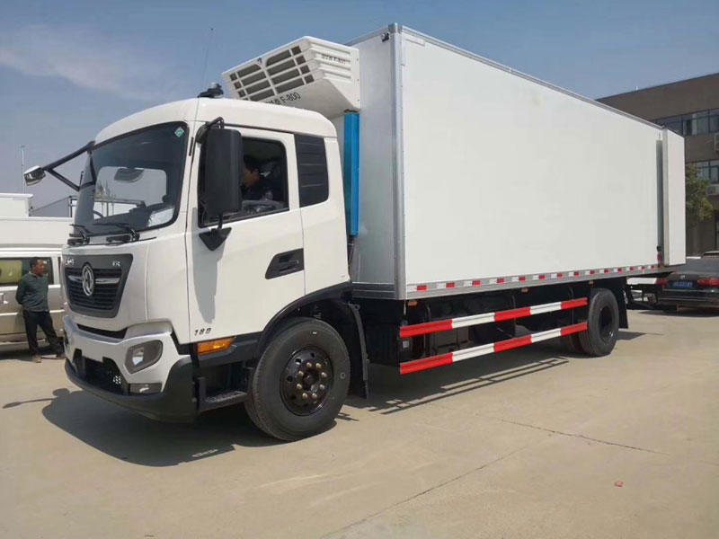 東風天錦KR 7米8冷藏車