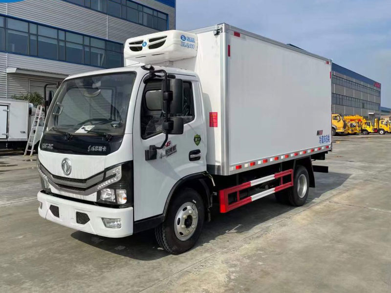 東風多利卡4米2冷藏車