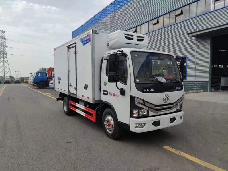 東風多利卡4米2冷藏車