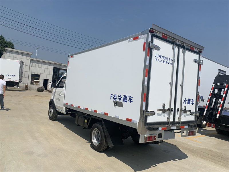 金杯T50小型冷藏車