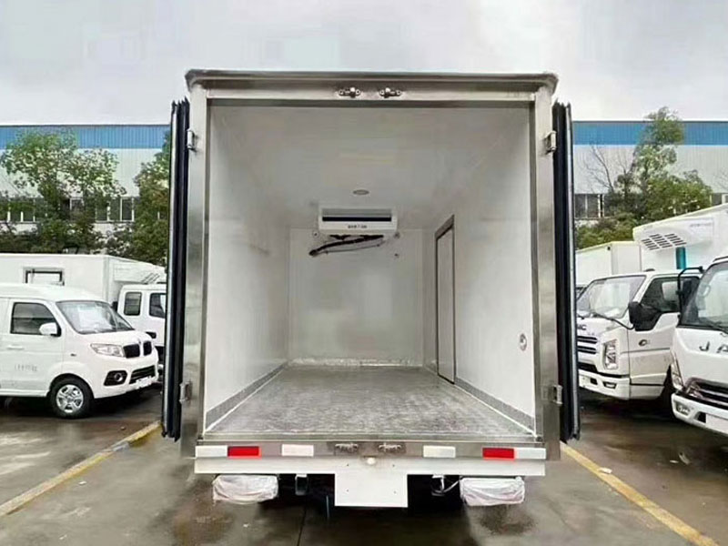 國六躍進S80柴油小型冷藏車