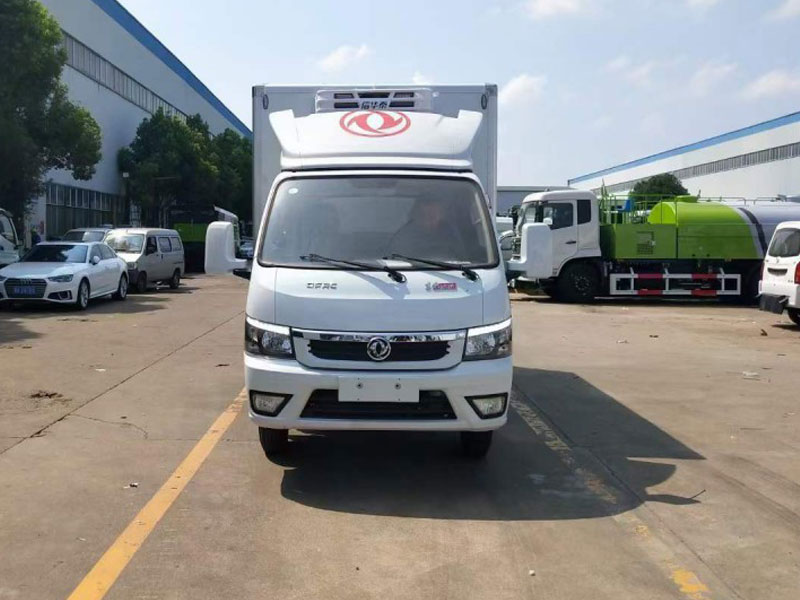 國六東風途逸柴油小型冷藏車