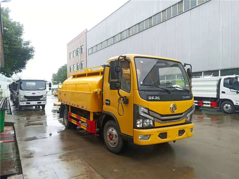 國六藍牌東風多利卡清洗吸糞兩用車