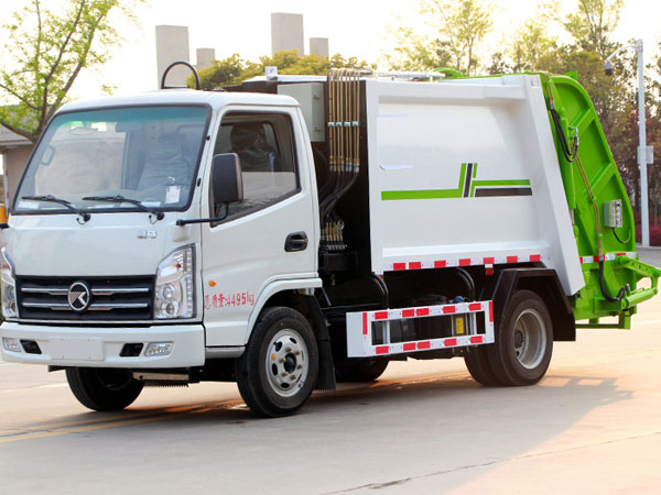 國六藍牌4方凱馬壓縮垃圾車