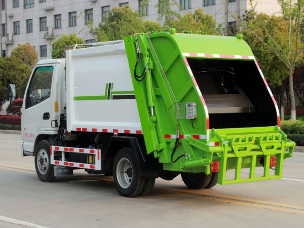 國六藍牌4方凱馬壓縮垃圾車