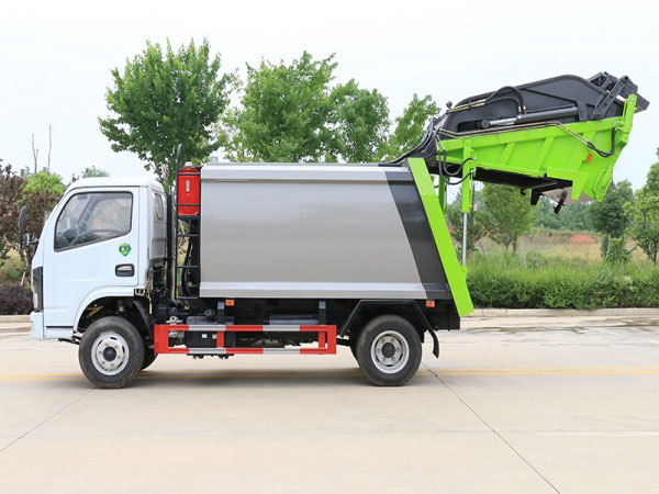 國(guó)六小福瑞卡6方壓縮垃圾車