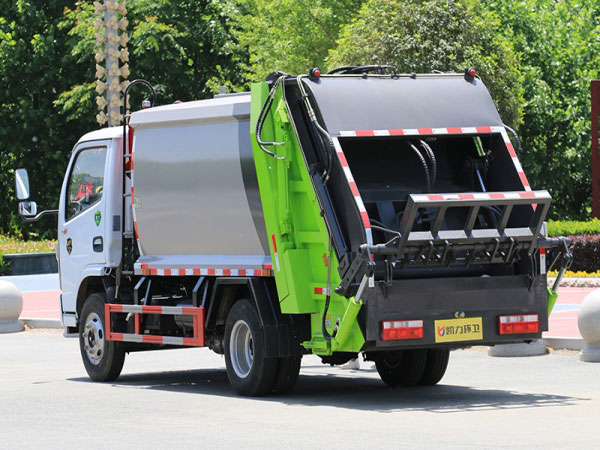 國六小多利卡6方壓縮垃圾車