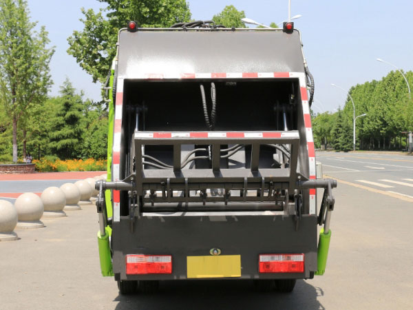 國六小多利卡6方壓縮垃圾車