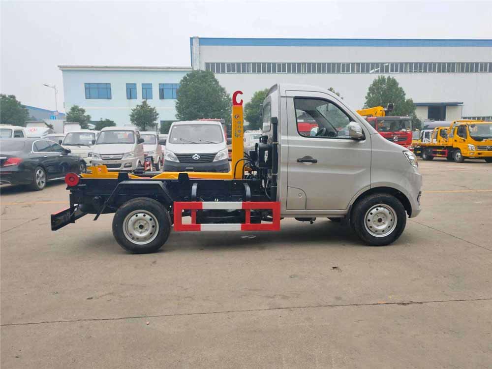 國六3-4方藍牌長安勾臂垃圾車