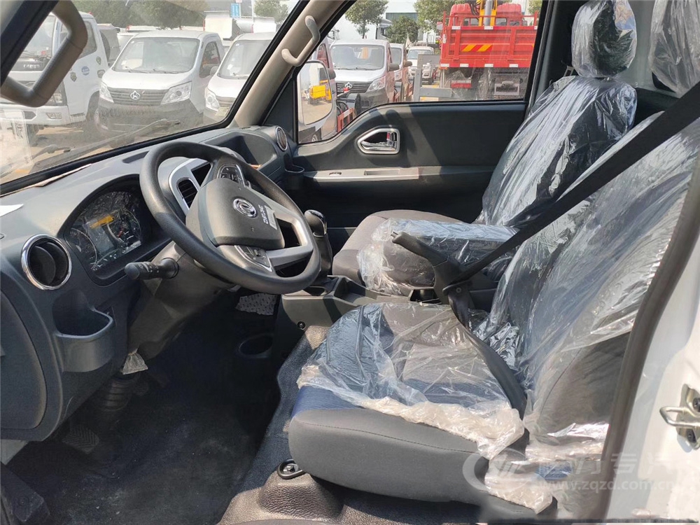 國六3-4方藍牌東風途逸勾臂垃圾車