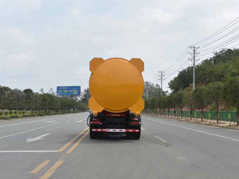 國六18方東風專底后雙橋勾臂垃圾車