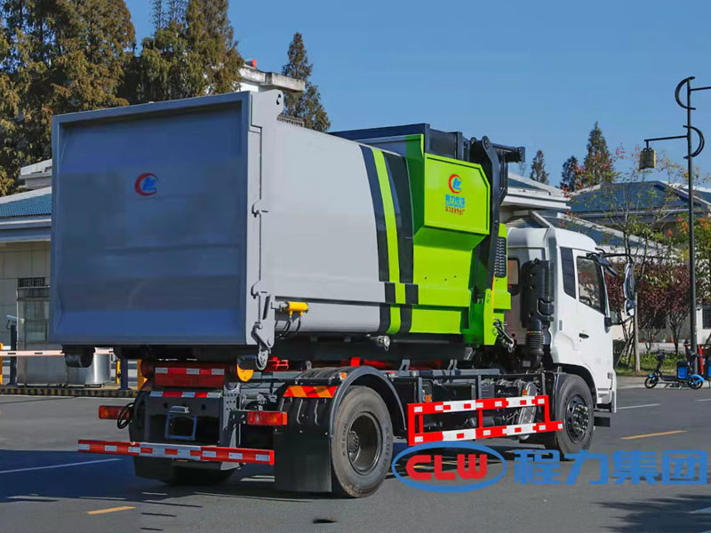 程力集團國六東風天錦鉤臂垃圾車
