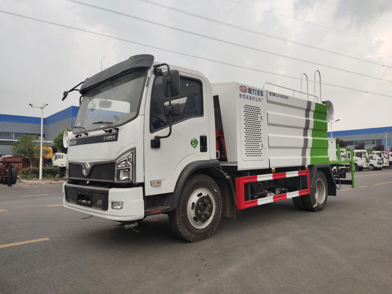 國六東風D7型多功能抑塵車