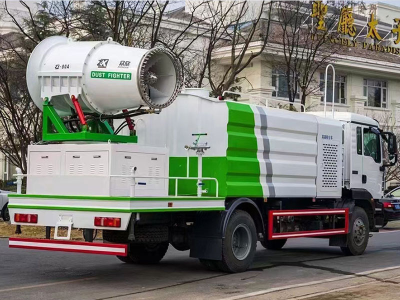 國(guó)六重汽汕德卡多功能抑塵車