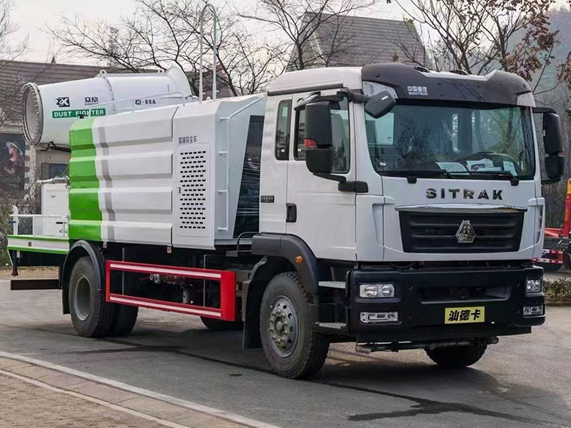 國(guó)六重汽汕德卡多功能抑塵車