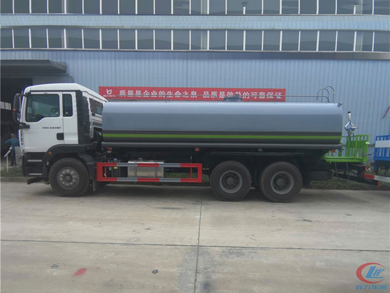 程力威牌國六重汽汕德卡后雙橋20方灑水車